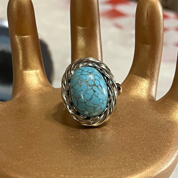 Vintage Turquoise Ring - Picture 1 of 11